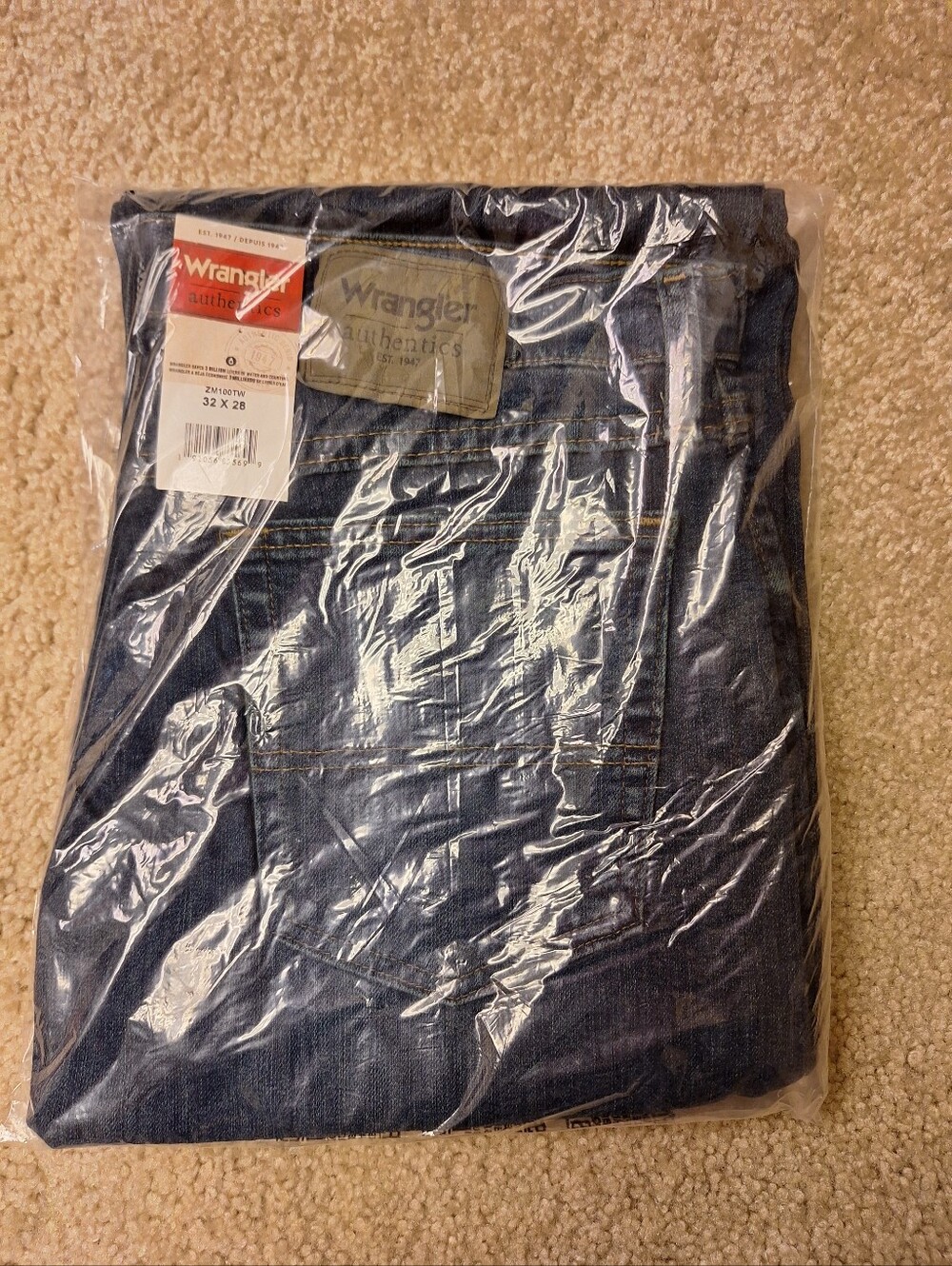 *NWT* Men's Wrangler Jeans - 33 X 28